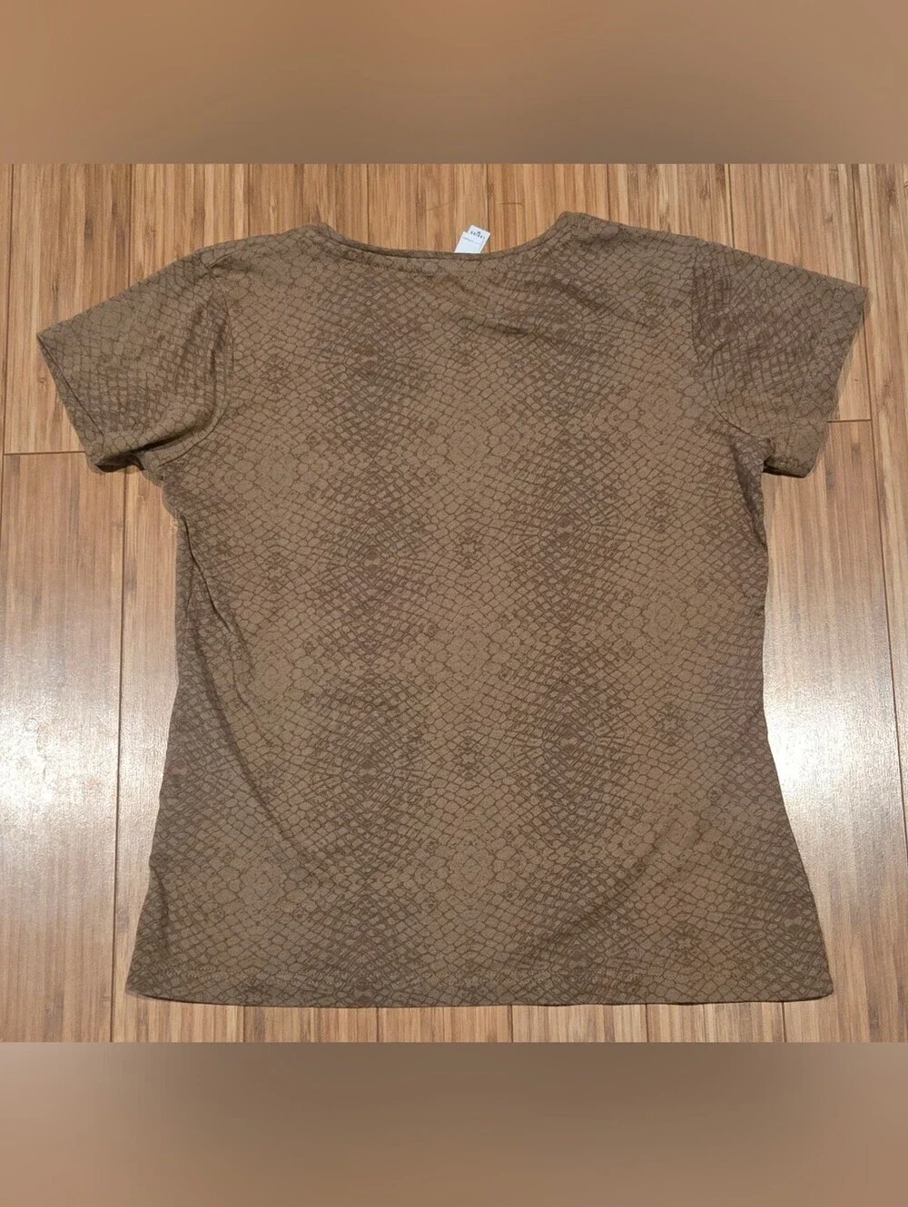 Live And Tell LAT Classic Women's Short-Sleeve Crew Neck Top